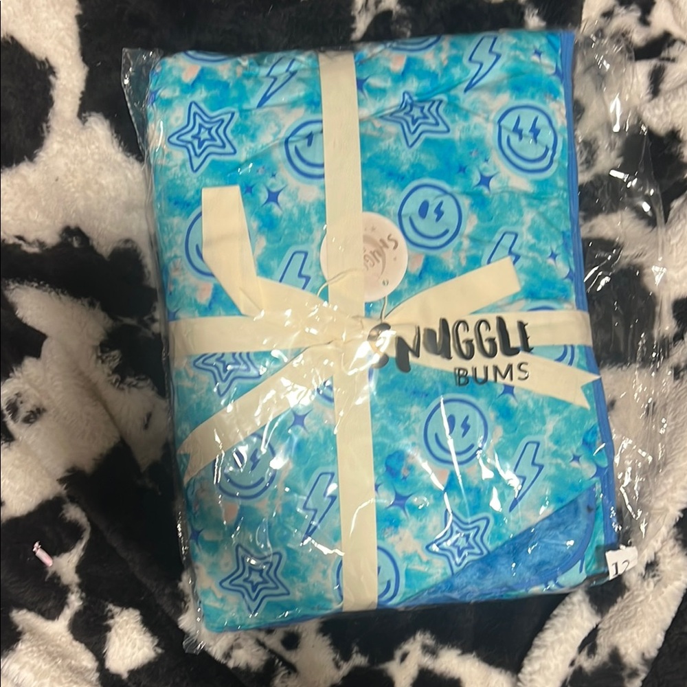 Snuggle Bums radically blue bamboo blanket